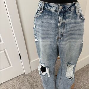 Casual Distressed Boyfriend Jeans in Light Blue